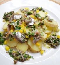 Bulvių salotos su marinuotais ančiuviais