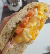 Pusryčių sumuštinis su kiaušiniu