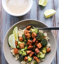 Tofu su bolivinėmis balandomis ir brokoliais