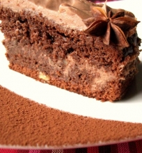 Šokoladinis morkų-riešutų pyragas