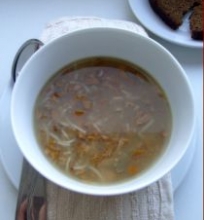 Voveraičių sriuba su imbieru ir smulkiais makaronais