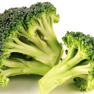 Brokolių ir rūkytos lašišos apkepėlė