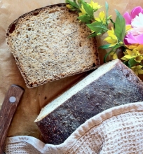 Citrininė medaus duona su aguonomis