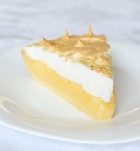 Amerikietiškas citrininis pyragas su morengo kepure