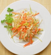 Rytietiškos daržovių salotos