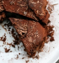 Šokoladinis pyragas su burnočio miltais