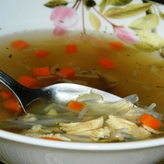 Vištienos sriuba su imbieru
