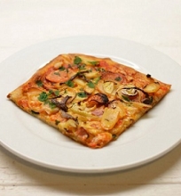 Pica su karamelizuotomis šakninėmis daržovėmis ir ančiuviais