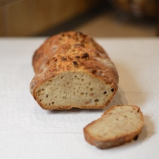Duona su žemės riešutų sviestu (nereikia minkyti)