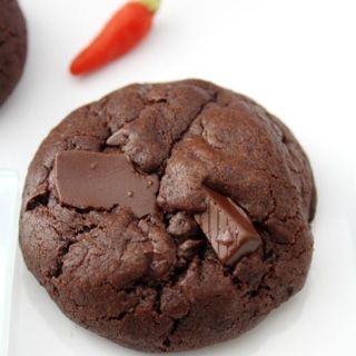 Šokoladiniai Sausainiai su Čili Pipirais