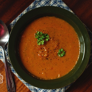 Cukinijų ir pomidorų sriuba su pupelėmis