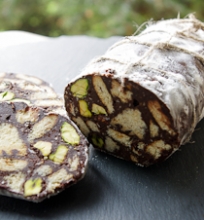 šokoladinis “saliamis” su pistacijomis