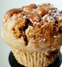 Cinamoniniai muffin’ai su kavos bei obuolių įdaru