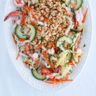 Vietnamietiškos lakštinių salotos