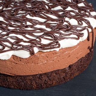 Tamsus ir audringas šokoladinis pyragas