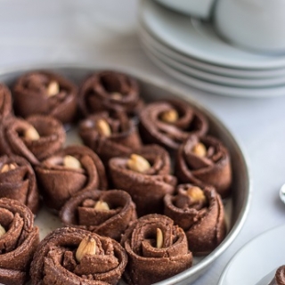 Kakaviniai rožės sausainiai