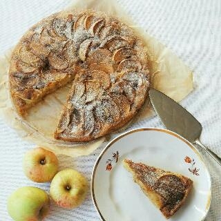 Lengvai pagaminamas obuolių pyragas