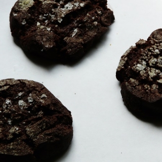 Šokoladiniai grikių miltų sausainiai