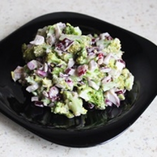 Brokolių salotos