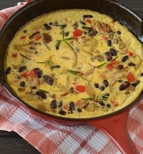 Orkaitėje keptas omletas su miško grybais ir pupelėmis
