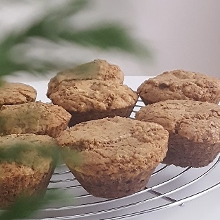Traškūs sausainiai keksiukų formelėse