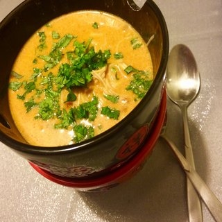 Tailandietiška aštri vištienos sriuba