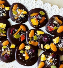 Naminiai saldainiai – Juodojo šokolado lašeliai
