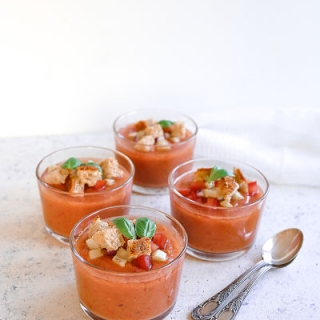 Šalta pomidorų sriuba „Gazpacho“