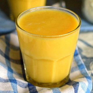 Pieniškas mangų kokteilis
