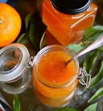 Apelsinų žievelės sirupe