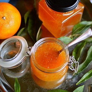 Apelsinų žievelės sirupe