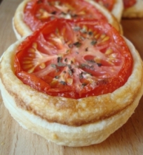 Pyragėliai su pomidorais