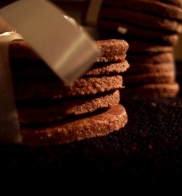 Šokoladiniai riešutiniai sausainėliai
