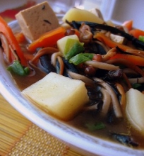Tiršta miso sriuba su enoki grybais, hijiki jūržole ir tofu