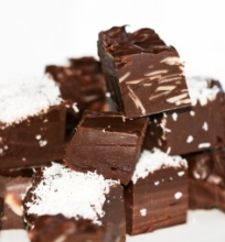Lengvai pagaminami šokoladiniai saldainiai (fudge)