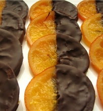 Karamelizuoti apelsinai šokolode