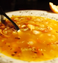 Pupelių ir džiovintų pomidorų sriuba