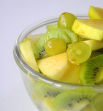 Žalios vaisių salotos
