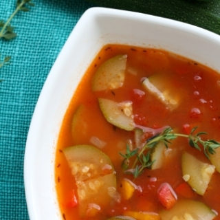 Cukinijų ir pomidorų sriuba