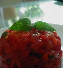 Lengvos pomidorų salotos