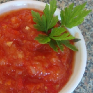 Pomidorų padažas su džiovintais vaisias