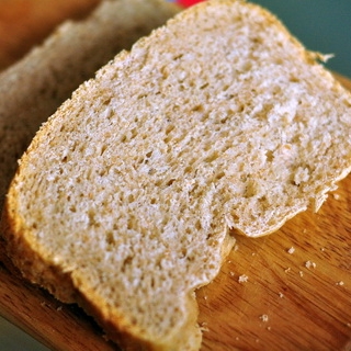 Ruginė duona su grietine