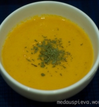 Kreminė kokosinė morkų sriuba