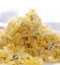 Birūs ryžiai su kiaušiniu
