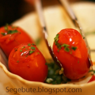 Aštriai įdaryti pomidorai