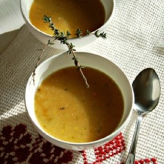 Trinta daržovių sriuba su raudonaisiais lęšiais