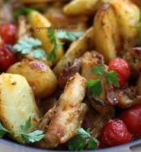 Vištienos kumpelių troškinys su bulvėmis & pomidorais