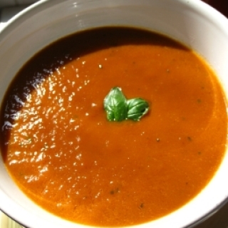 Pomidorų-rabarbarų sriuba