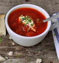 Burokėlių ir pomidorų sriuba
