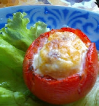 Plakti kiaušiniai pomidore